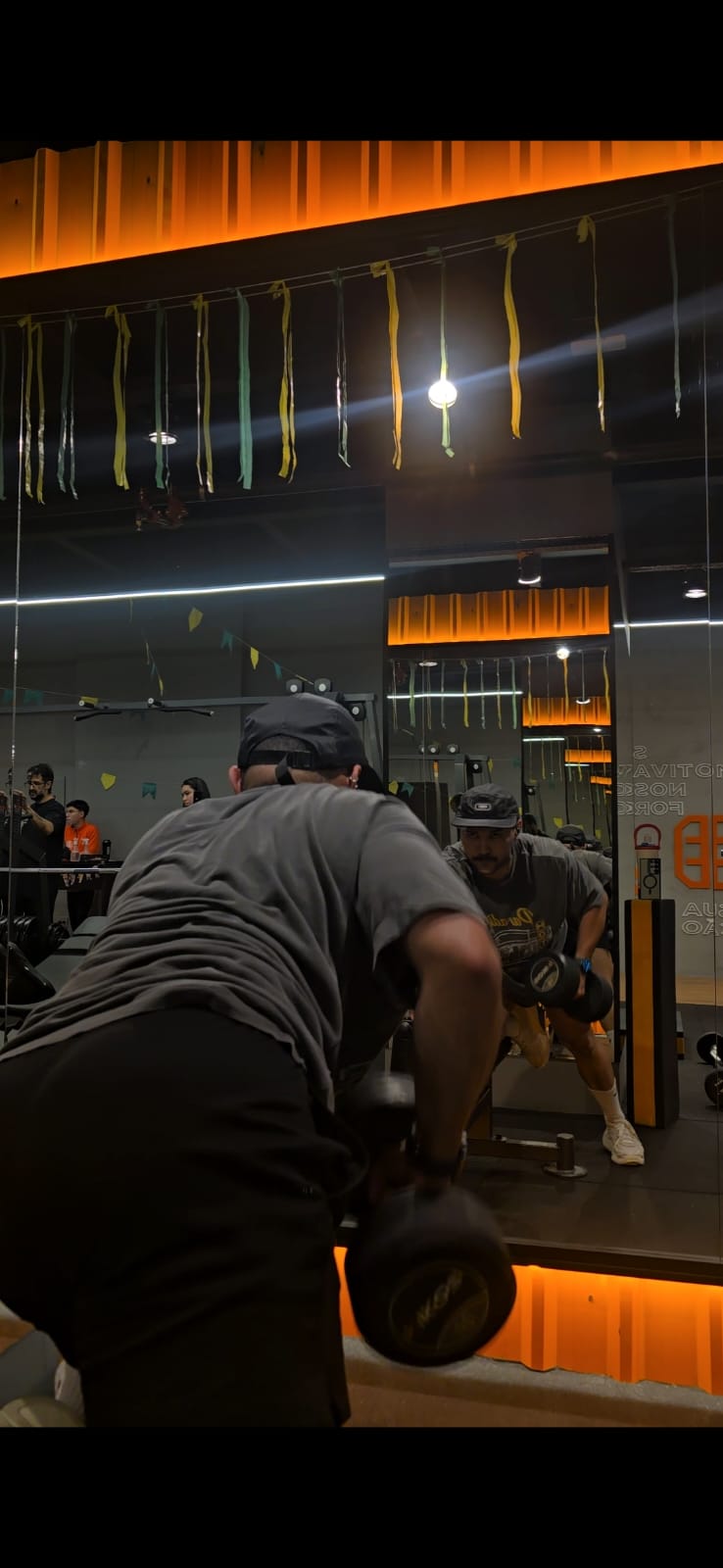 Lukas Capetinga, educador físico, em treino de corrida em São Paulo